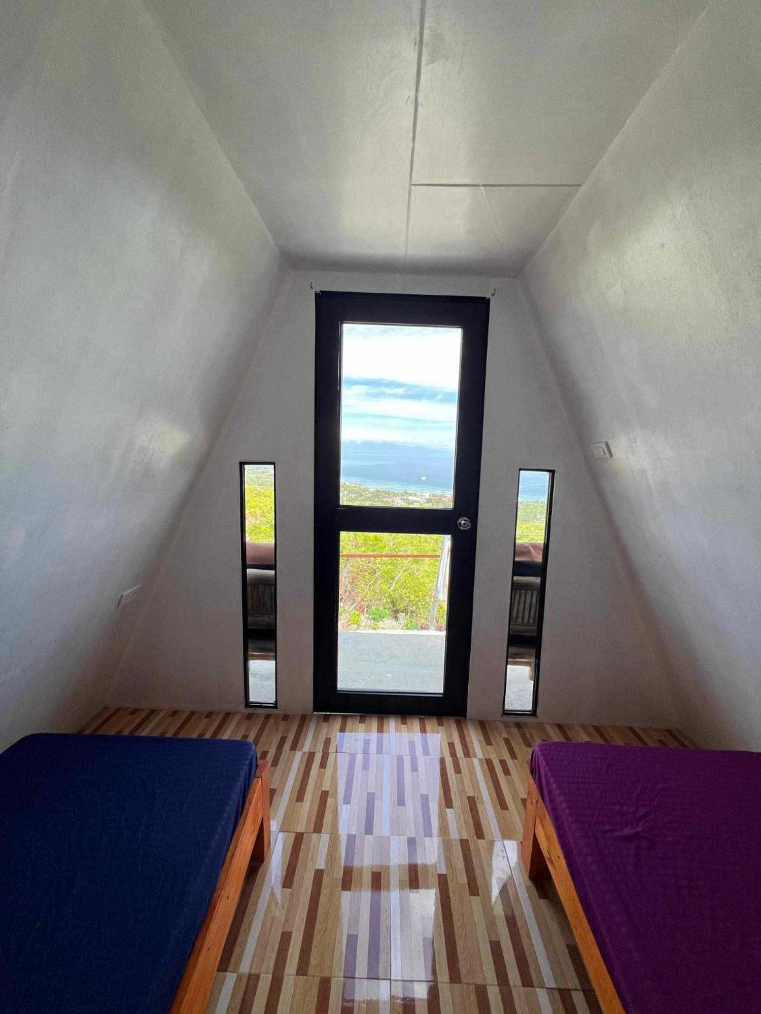 Thornton'S Sea View Cafe & Guesthouse Siquijor Exterior photo