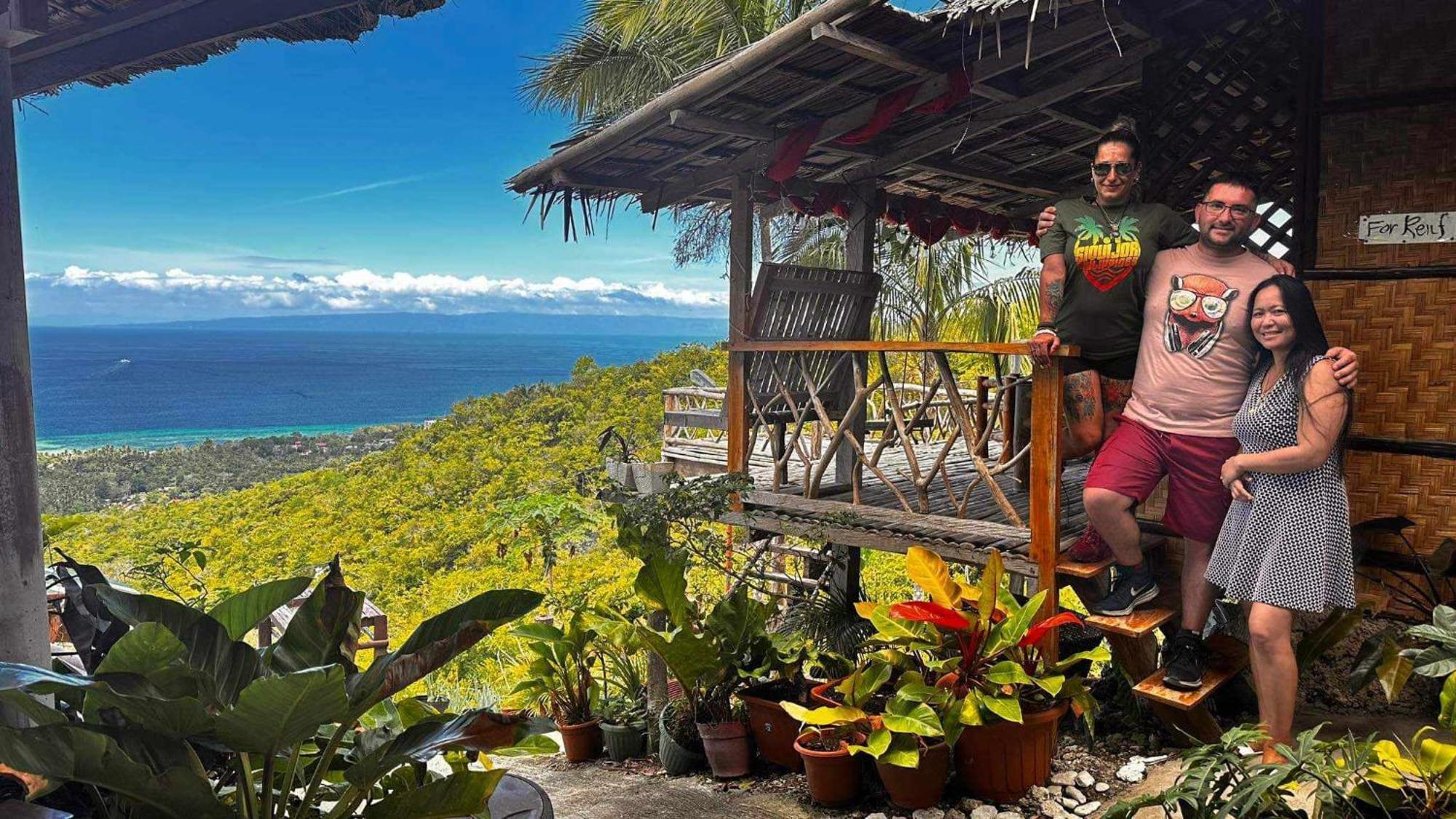 Thornton'S Sea View Cafe & Guesthouse Siquijor Exterior photo
